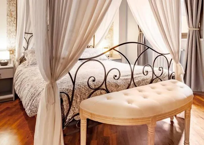 Design Villa With Parking Navigli Area Milan